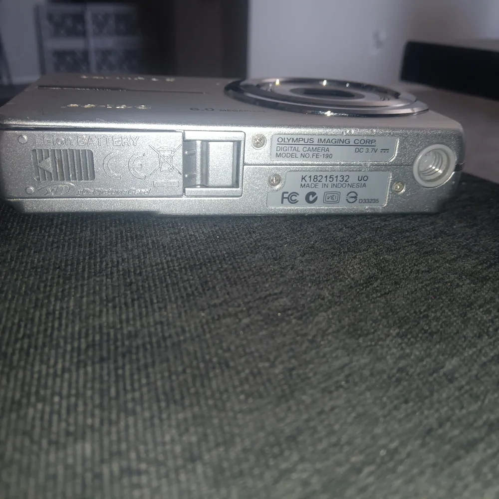 Olympus FE-190 Silver 6.0MP Compact Digital Camera